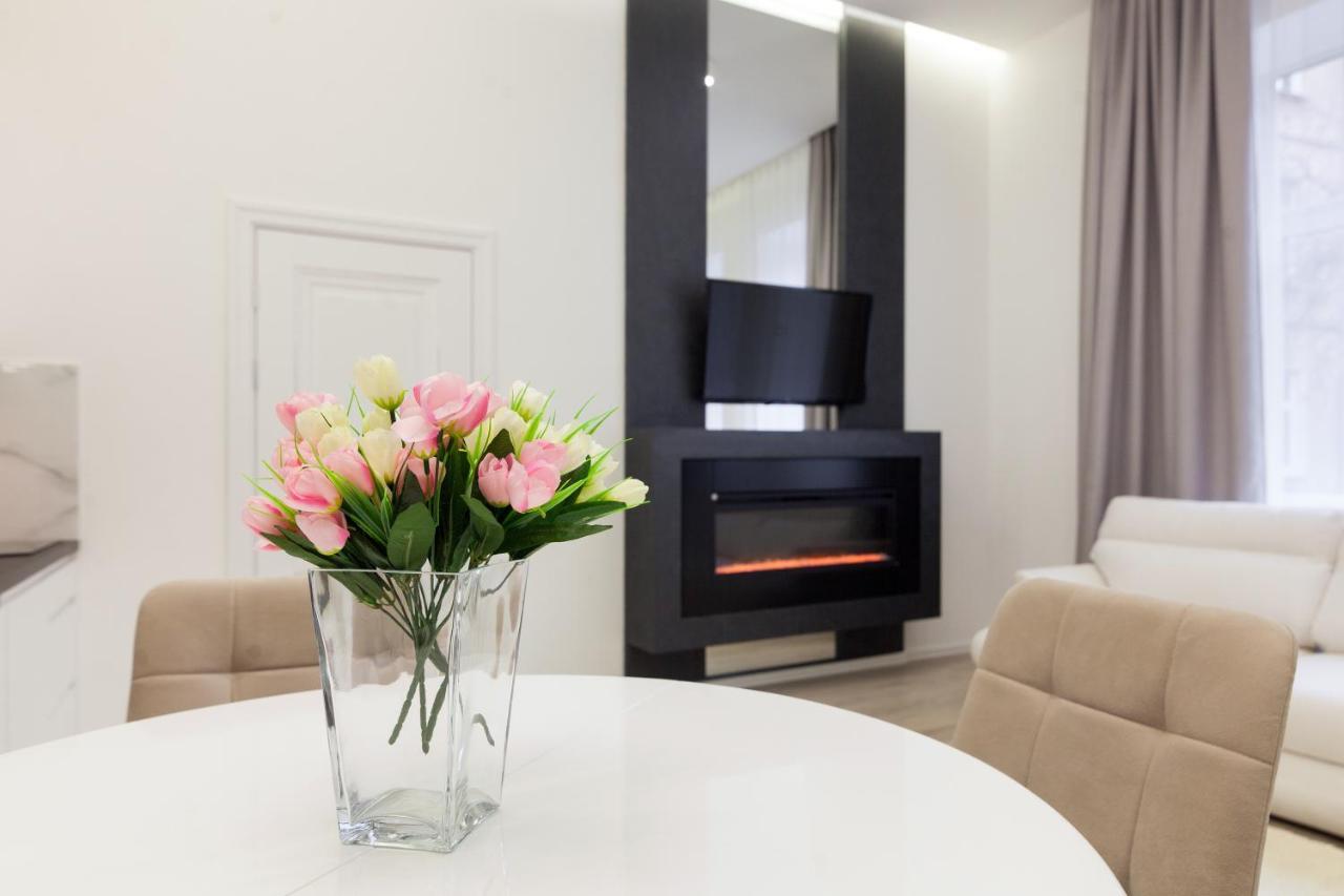 Royal Stylish Apartment In The Old City Lemberg Exterior foto