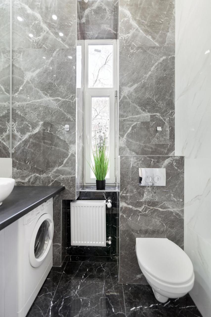 Royal Stylish Apartment In The Old City Lemberg Exterior foto