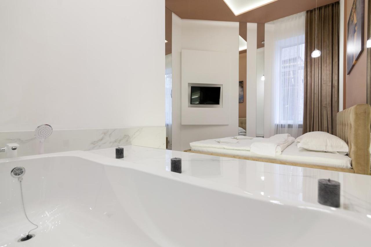 Royal Stylish Apartment In The Old City Lemberg Exterior foto